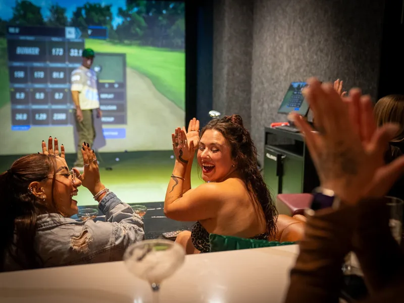 PLAY Sporting Lounge